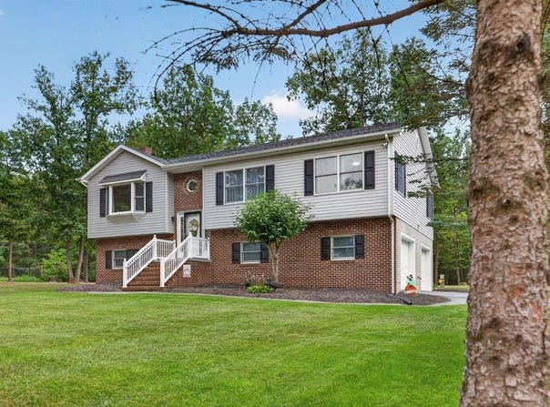 9779 S EAST SIDE HWY, ELKTON, VA 22827