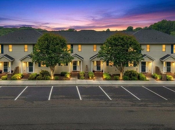 345 Cambridge Ct, Hardy, VA 24101