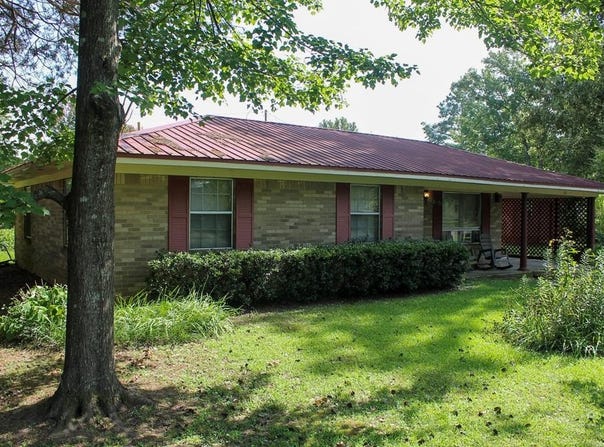 102 E Fox Avenue, DERMA, MS 38916