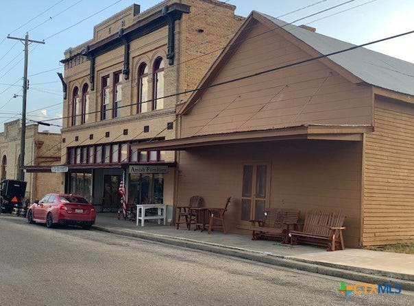 716 N Avenue D, Shiner, TX 77984
