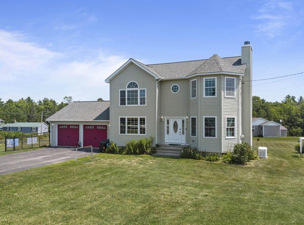 4 Kents Way, Benton, ME 04901