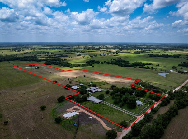 1281 Post Oak Point Rd, New Ulm, TX 78950
