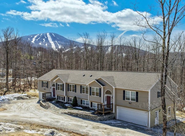 175 Overbrook Drive, Mendon, VT 05701