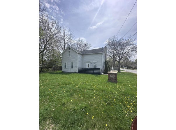 1002 E Oliver Street, Owosso, MI 48867