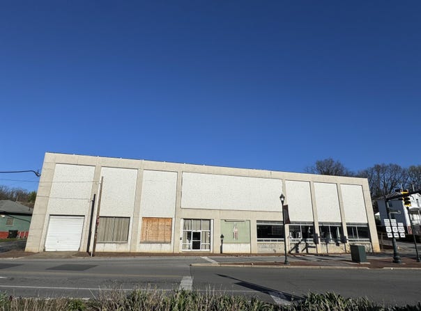 709 N AUGUSTA ST, STAUNTON, VA 24401