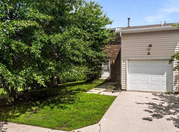 1536 Hunt Drive, Normal, IL 61761