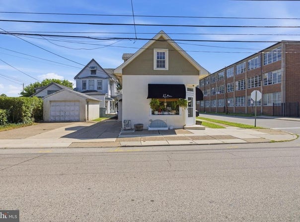 236 MILMONT AVE, FOLSOM, PA 19033