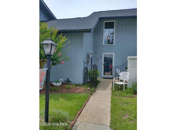 4 Foxhill Circle, Foxfire Village, NC 27281