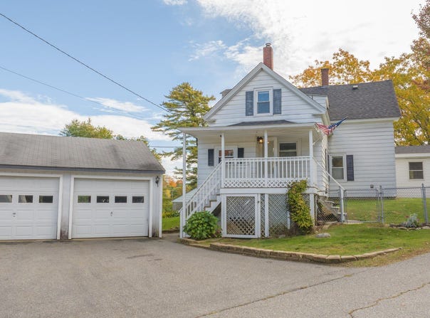 9 Bridge Street, Topsham, ME 04086
