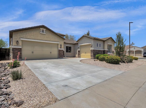 2403 E ROBB Lane, Phoenix, AZ 85024