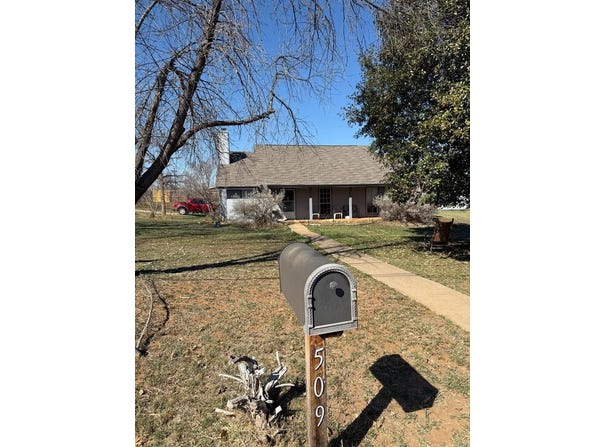 509 Flag Creek Dr, Llano, TX 78643