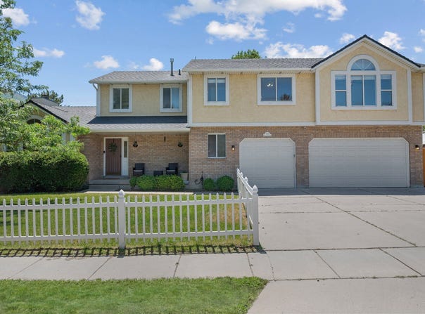 1726 E WASATCH Blvd, Sandy, UT 84092
