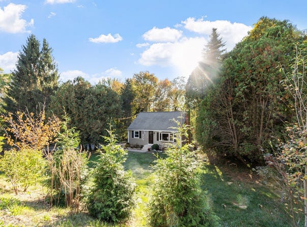 390 North Rd, Bedford, MA 01730