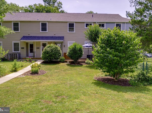 8-D LAUREL HILL Road, GREENBELT, MD 20770