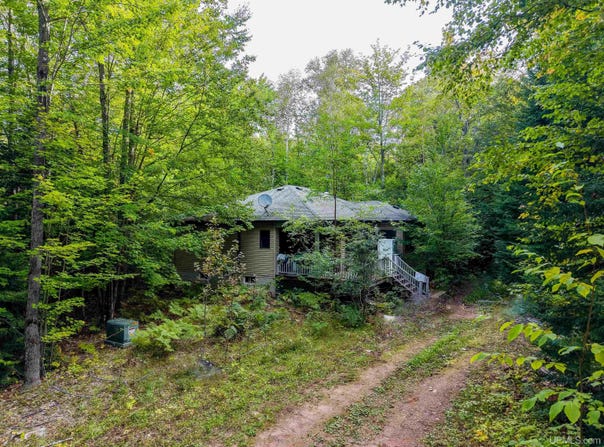 624 Co Rd KCH, Marquette, MI 49855