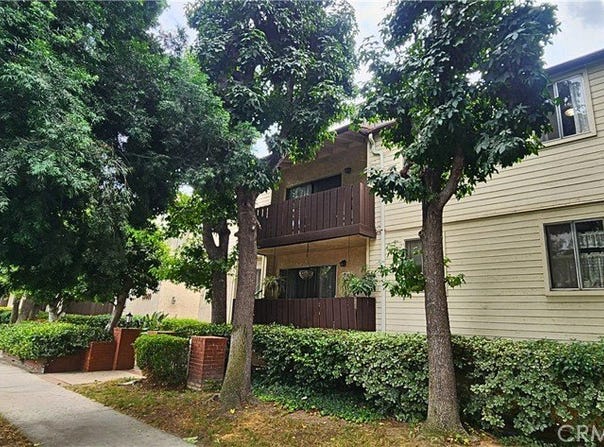 15030 Victory, Van Nuys, CA 91411