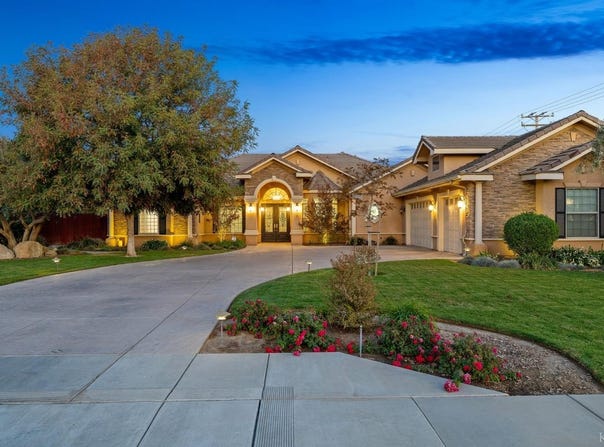 2527 Meadow View Dr., Hanford, CA 93230