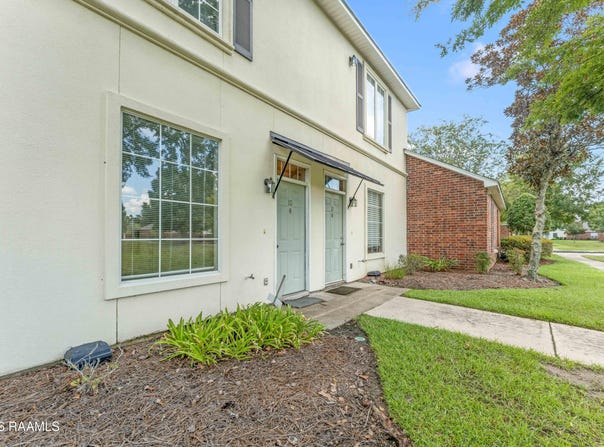 4000 Lake Beau Pre Boulevard, Baton Rouge, LA 70820