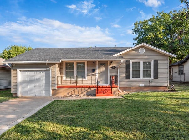 1654 DAYTON AVENUE, Wichita Falls, TX 76301