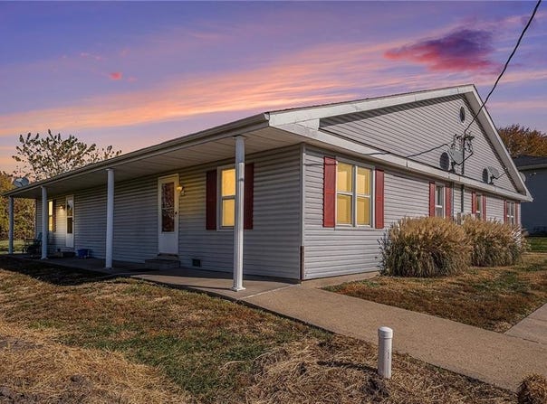 1100 Colonial Drive, Lathrop, MO 64465