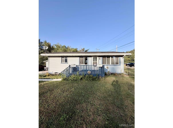 100 Chippewa Drive, Negaunee, MI 49866