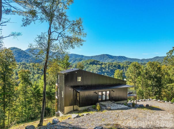 700 Sunnyside Drive, Marshall, NC 28753