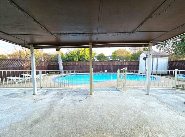 6208 Brookside Drive, Watauga, TX 76148