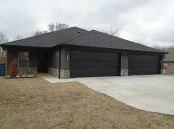 505 N Collins Avenue, Gentry, AR 72734