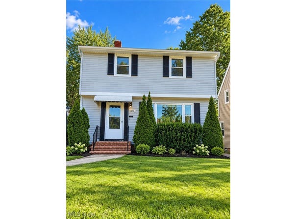 20704 Gardenview Drive, Maple Heights, OH 44137