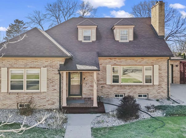 1205 Douglas, Yankton, SD 57078