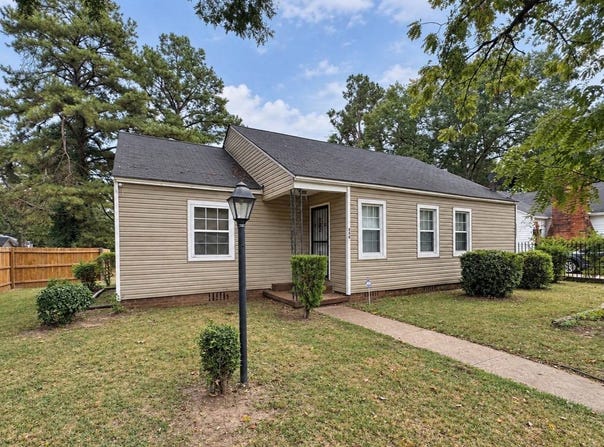 808 Fairwood Dr, Grenada, MS 38901