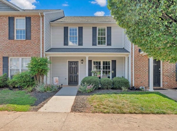 1086 Haymore Dr, Moneta, VA 24121