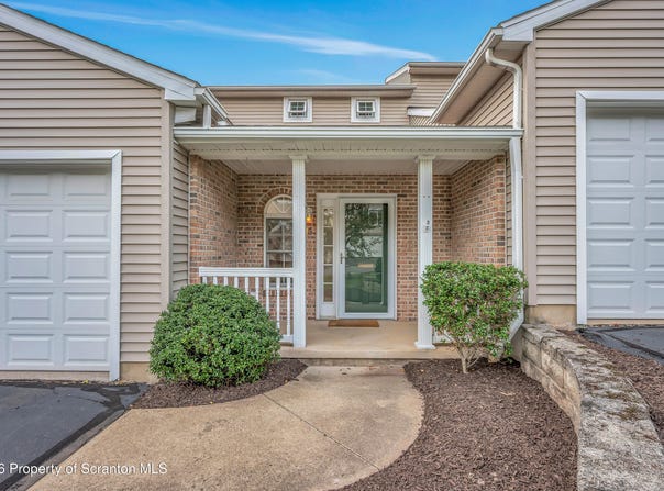 15 Waterford Road, South Abington Twp, PA 18411