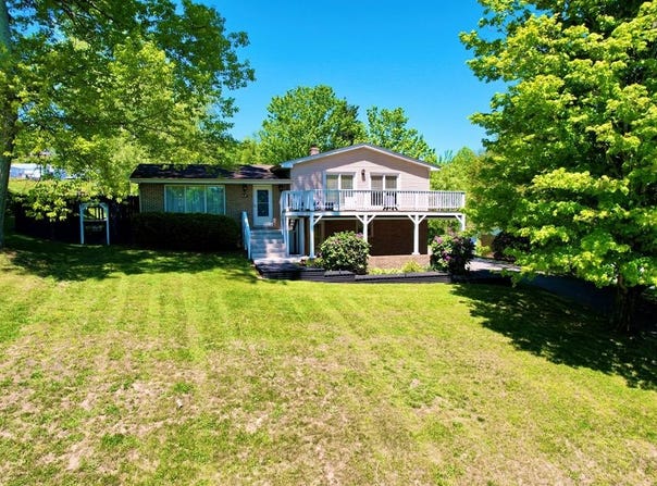 637 Hilltop St, Marion, VA 24354