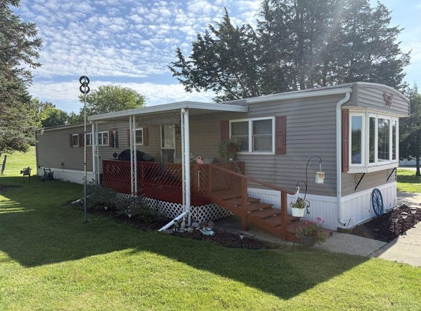 19900 128th St, Bristol, WI 53104