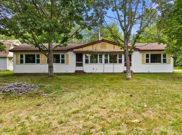 718 Village Road, Stetson, ME 04488