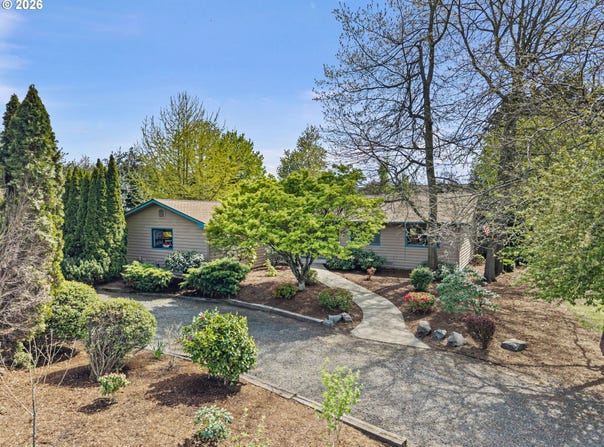 84 GREEN Ln, Eugene, OR 97404