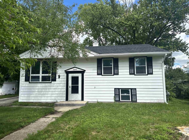 2043 Linway Drive, Beloit, WI 53511