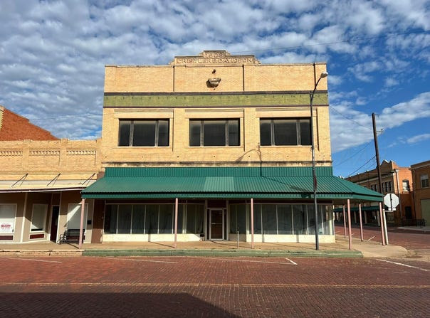 141 N Main Street, Childress, TX 79201