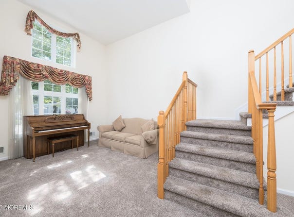 22 Hyacinth Court, Holmdel, NJ 07733