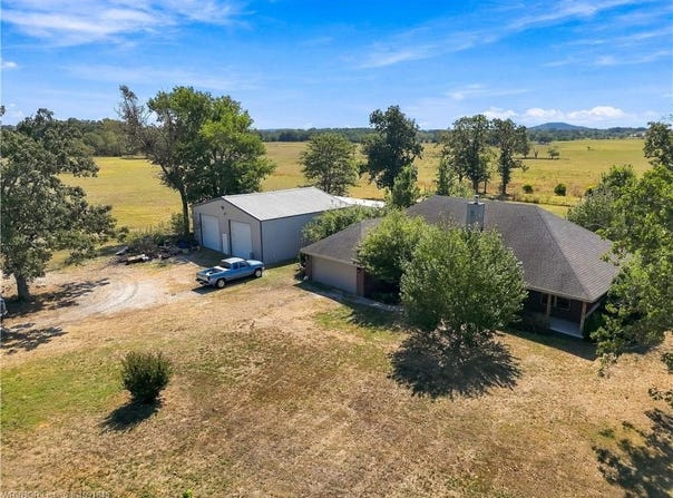 472732 E 650, Watts, OK 74964