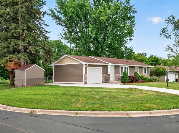 3948 Cinnabar Drive, Eagan, MN 55122