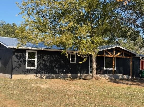903 FLAG CREEK DR., Llano, TX 78643