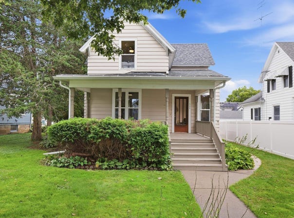 527 1st Street, Baraboo, WI 53913