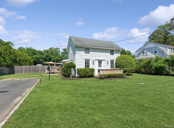 243 Sunset Avenue, Westhampton Beach, NY 11978