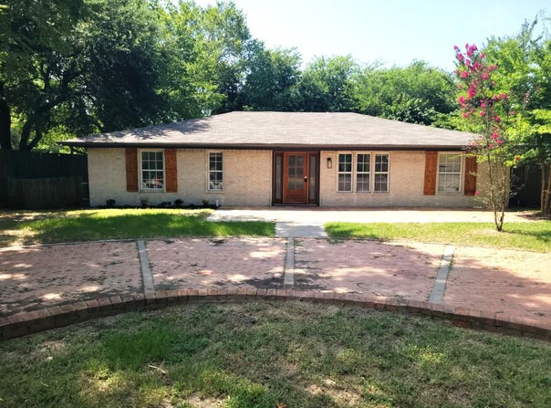 103 W Cayuga Drive, Athens, TX 75751
