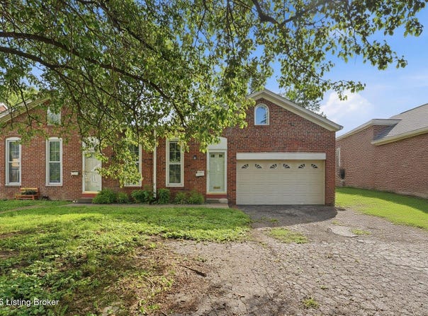 3031-3033 Wirth Ave, Louisville, KY 40217