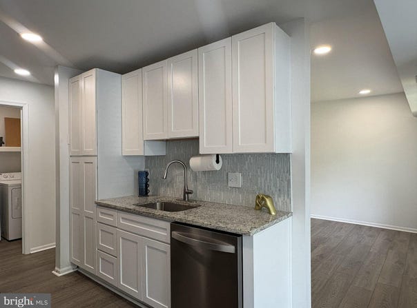 9574 JAYHAWK Terrace, MANASSAS, VA 20110