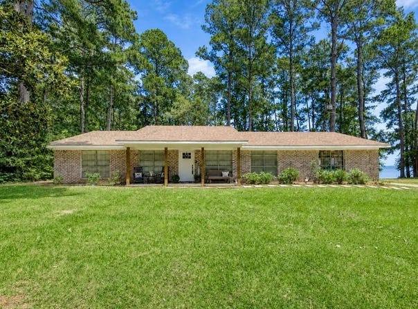 636 Campoli Road, Etoile, TX 75944