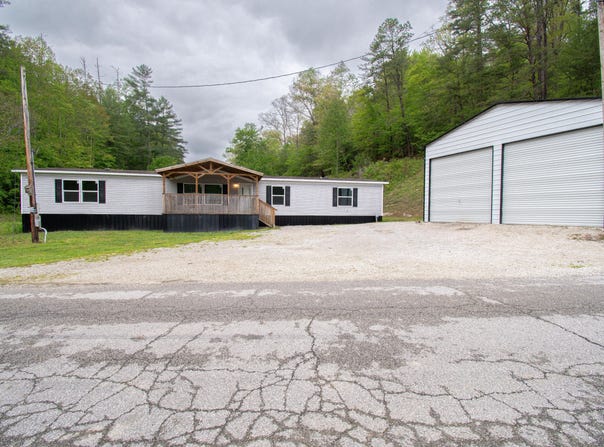 2504 Wallow Hole Road, Sandy Hook, KY 41171